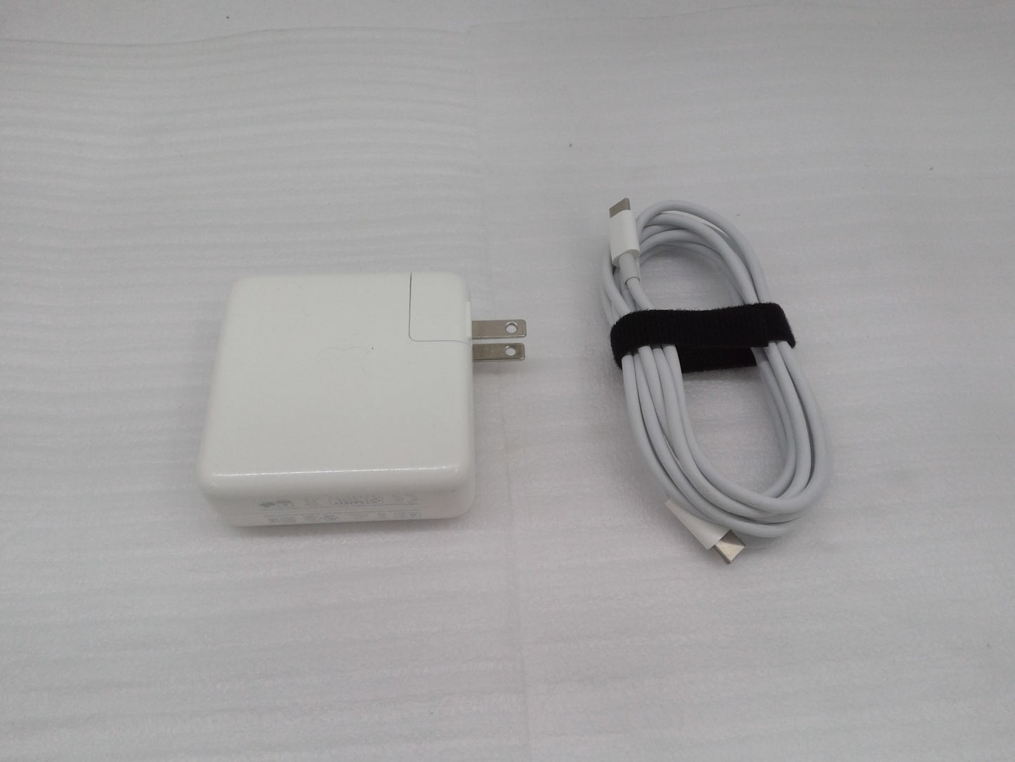 OEM 61W USB-C AC Adapter Charger and Cable for Apple MacBook Pro 13" A1718 A1947