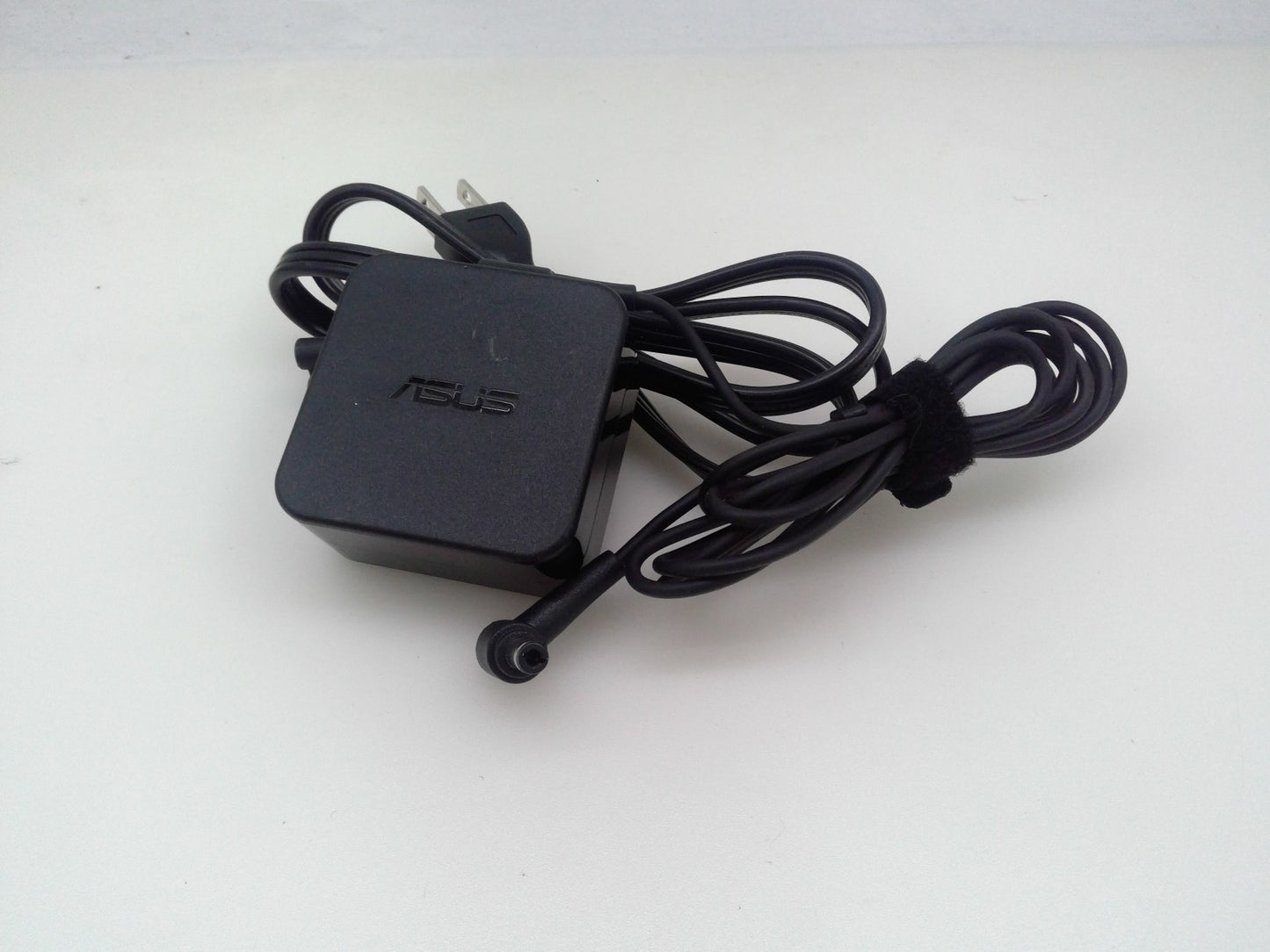 Original ASUS ADP-45ZE B 19V 2.37A 45W AC Adapter W/ Power cord