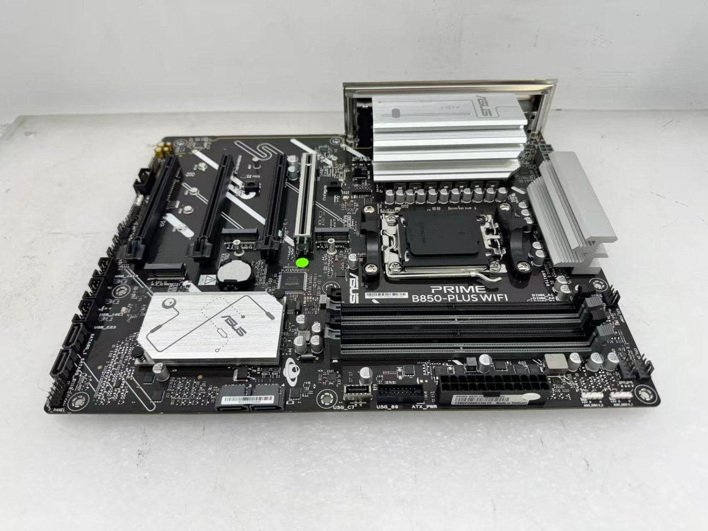 ASUS PRIME B850-PLUS WIFI Motherboard DDR5 AMD Socket AM5 *READ*