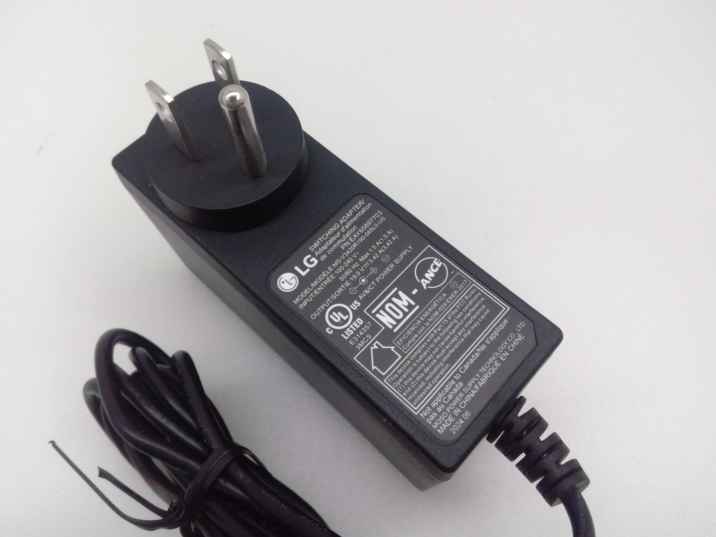 Genuine LG Monitor 19V 3.42A 65W Power Adapter EAY65897703 MS-V3420R190-065L0-US