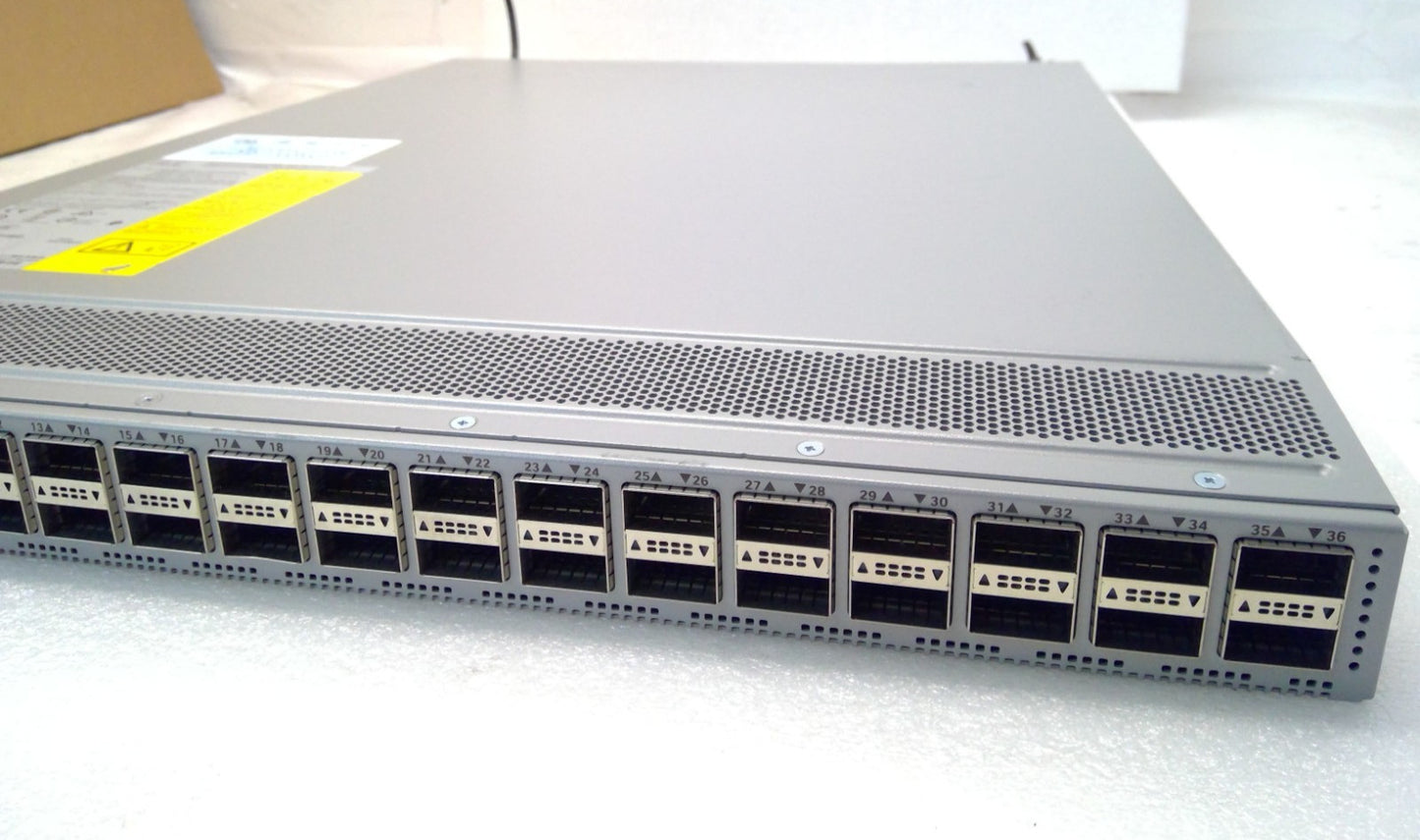 Cisco N9K-C9336C-FX2 Nexus 9300-FX 36-Port 40/100G QSFP28 Switch
