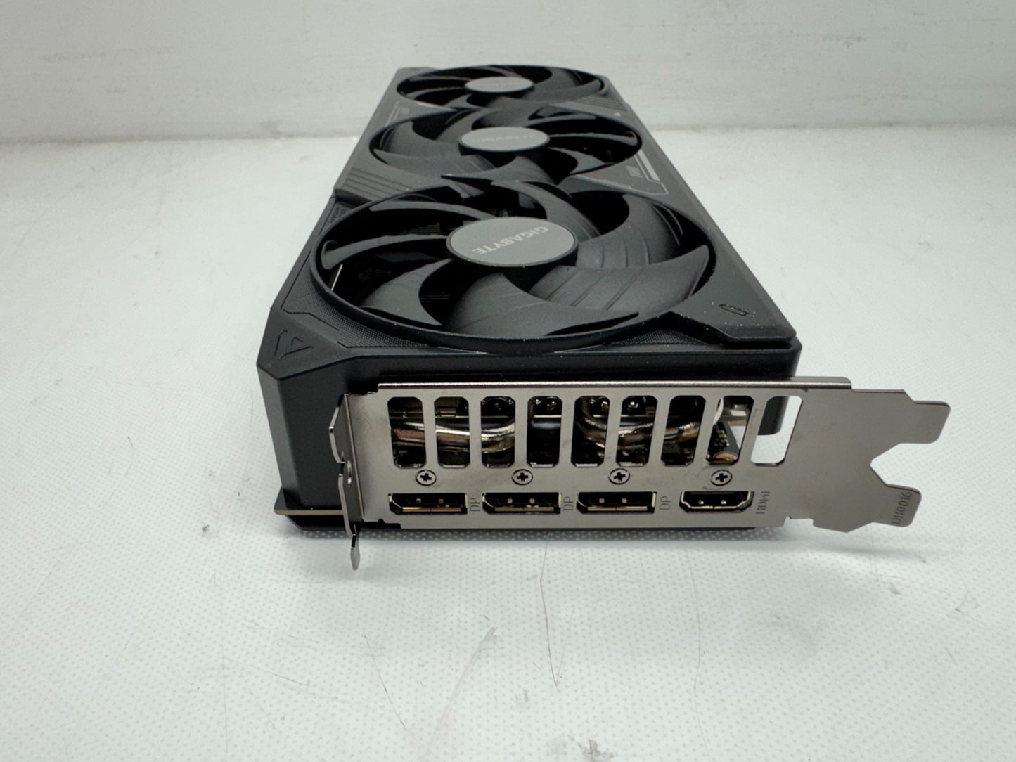 GIGABYTE GeForce RTX 5080 16GB GDDR7 GV-N5080WF3OC-16GD *READ*