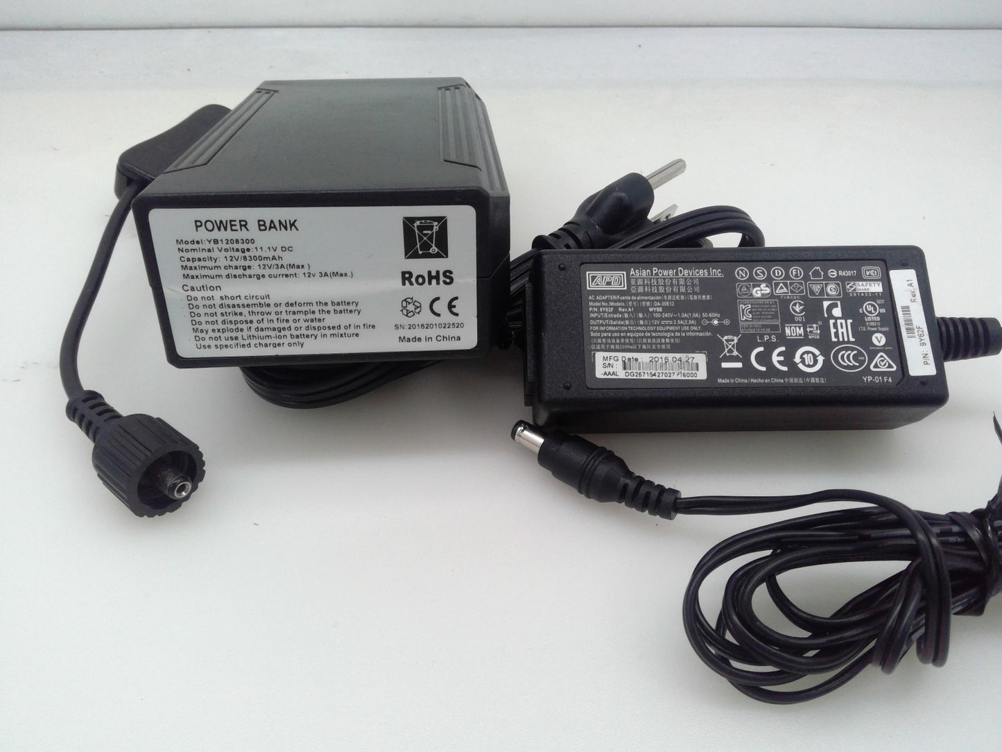 Power Bank 12V Rechargeable Lithium Ion Battery Pack 8300Mah Multi YB-1208300