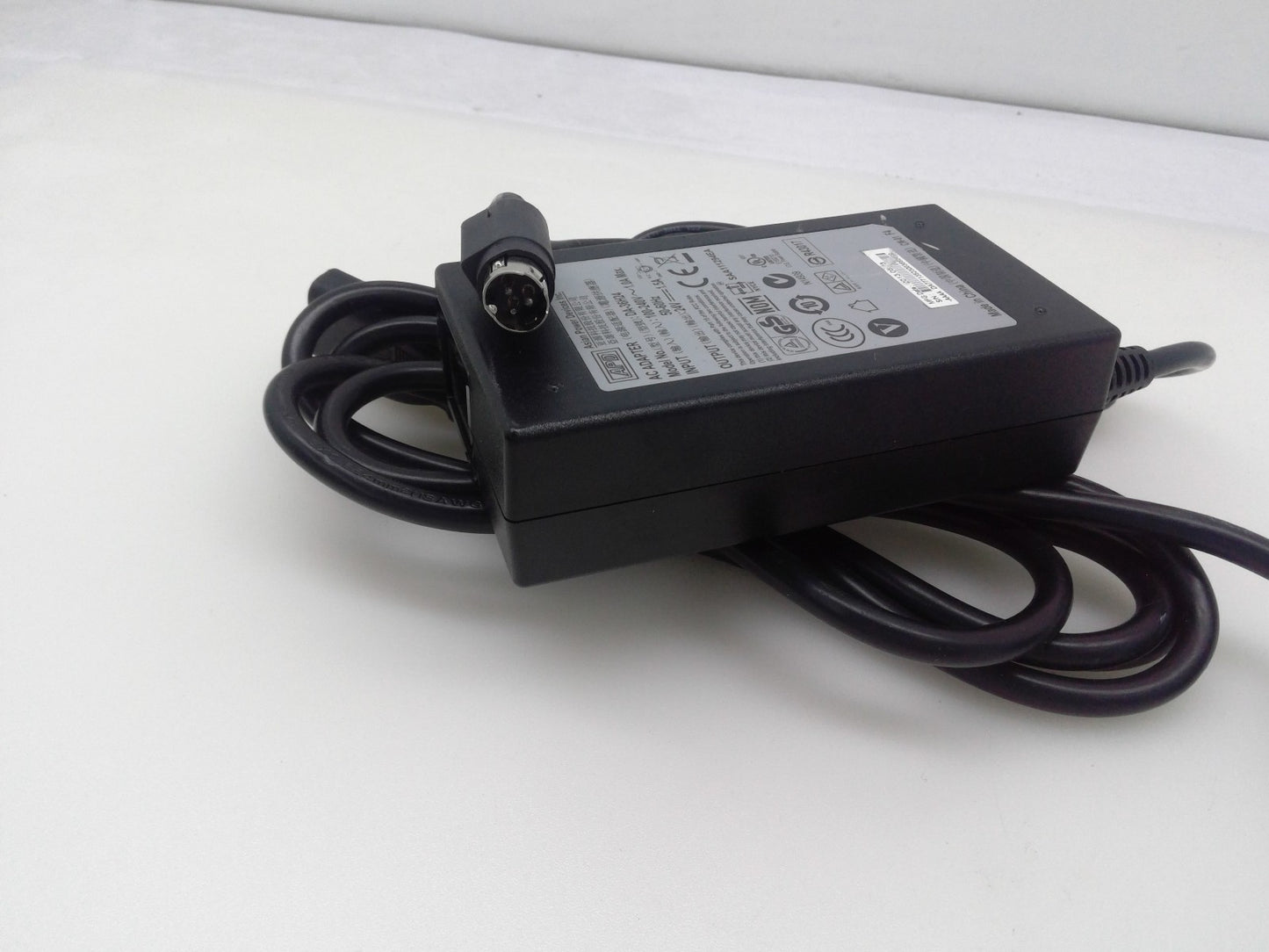 Genuine APD Asian Power Devices AC Adapter DA-36H24 24.V 1.5A 36W 3Pin