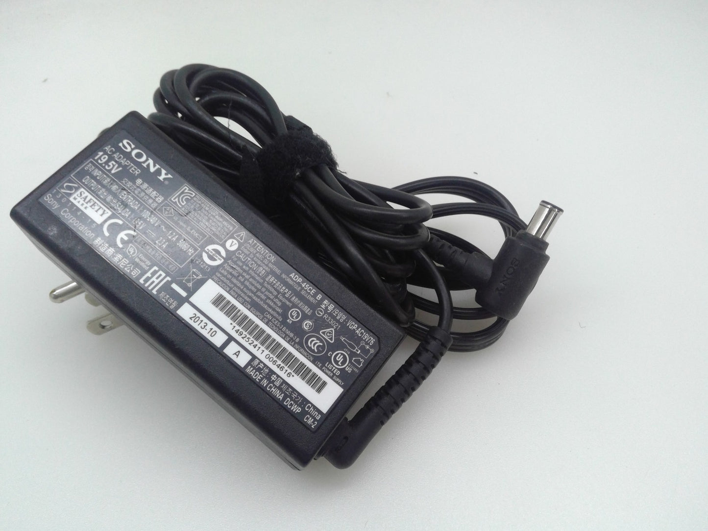 Genuine Sony Laptop Charger AC Adapter Power  VGP-AC19V76 ADP-45CE B 45W 2.3A