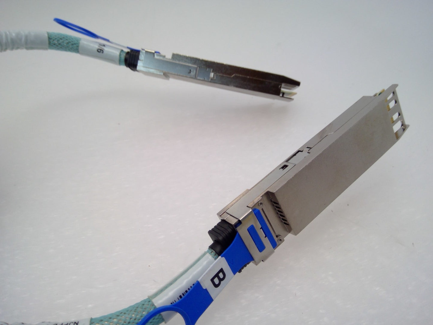Amphenol 400G OSFP Passive DAC Cable 0.584m 23in 30AWG Used | NJPPER-G508-03