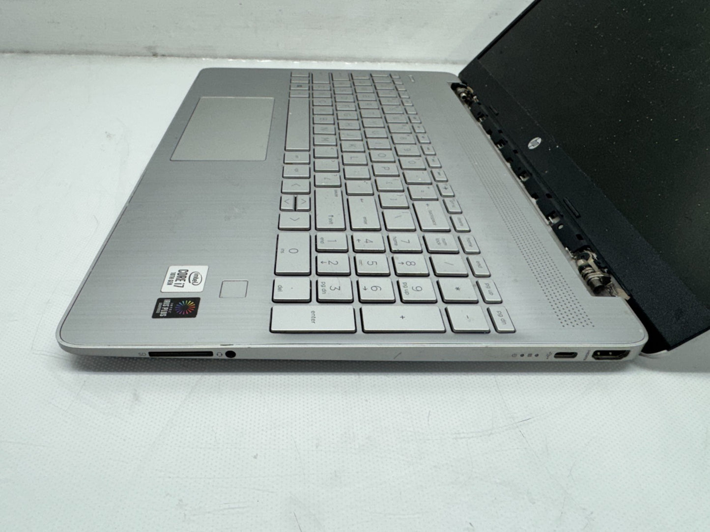 HP Laptop 15-dy1043dx Intel i7-1065G7@1.3GHz 16GB 256GB Win11 W/AC *READ*