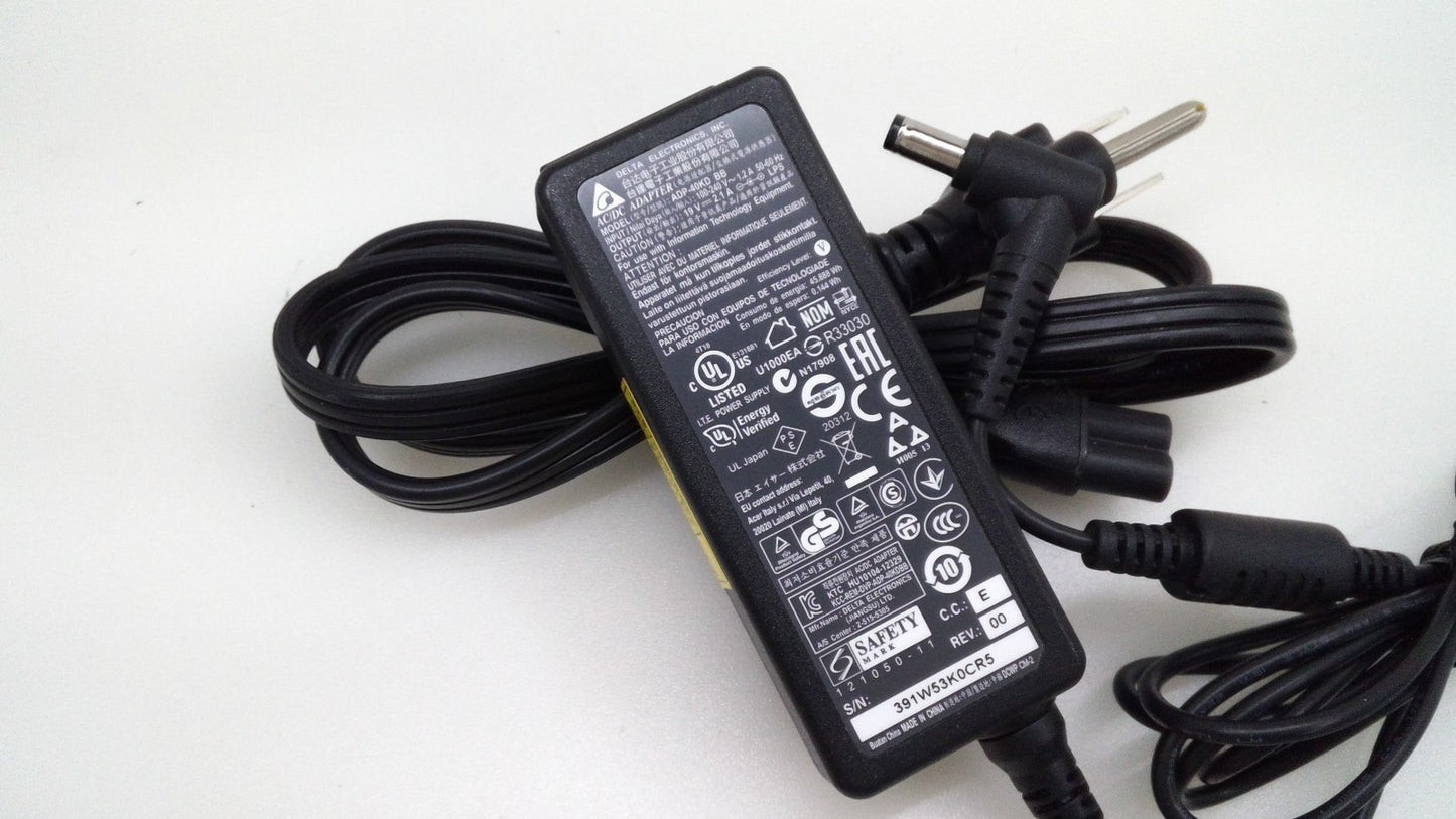 Original Delta ADP-40KD BB Acer Aspire E15 - E5-571 Series Power Supply 19V 2.1A