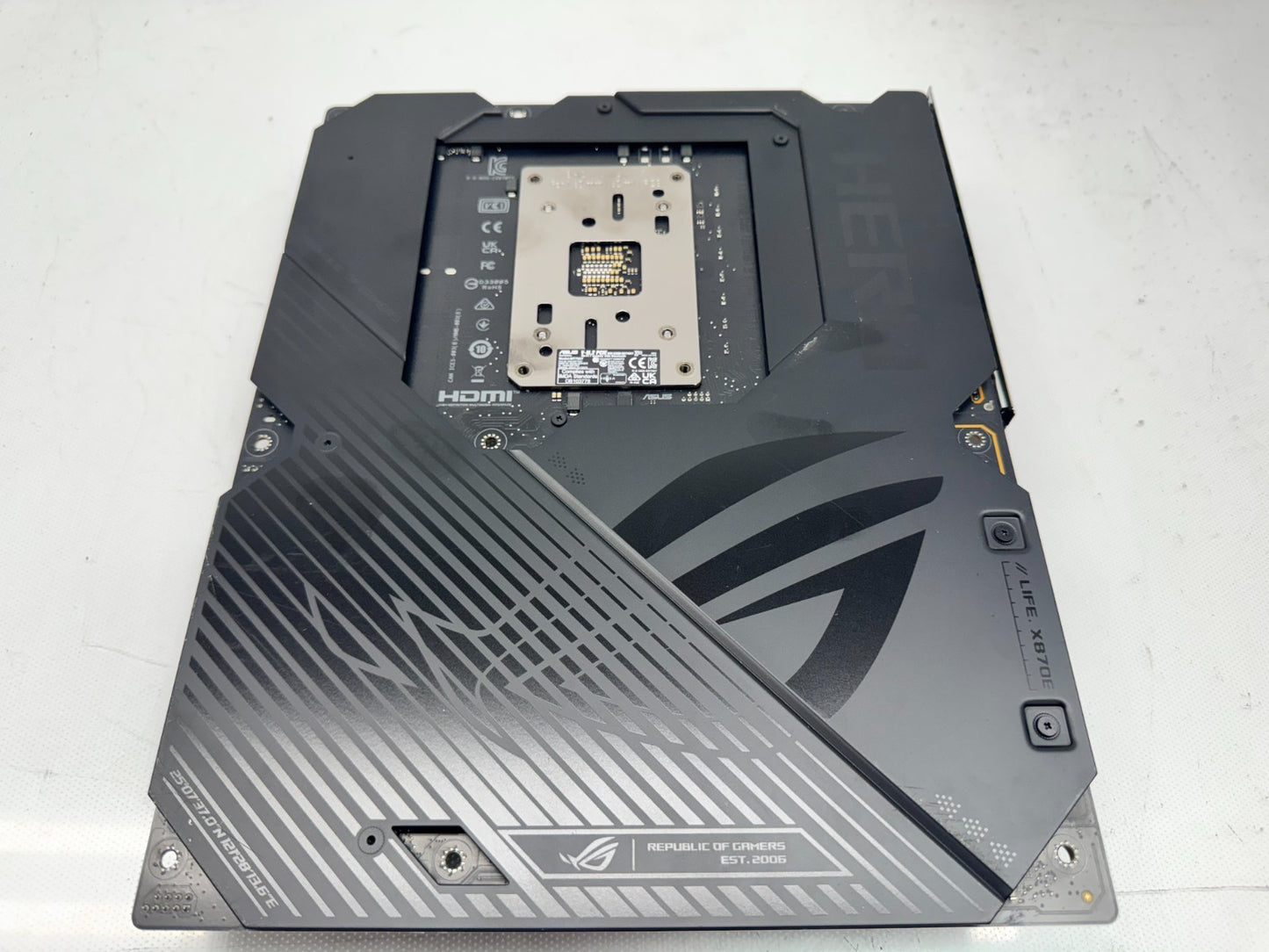 ROG CROSSHAIR X870E HERO Socket AM5 DDR5 PCIE 5.0 x 16 Motherboard
