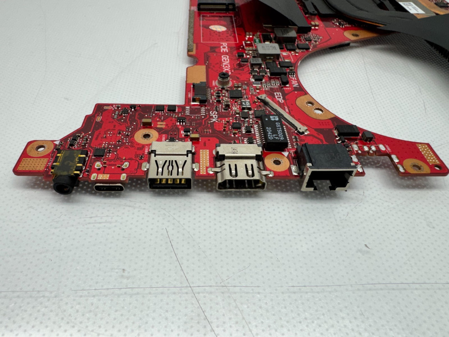 *For Parts* ASUS GA502IV-PH96 Ryzen 9 4900HS 16GB RAM RTX 2060 Max-Q motherboard