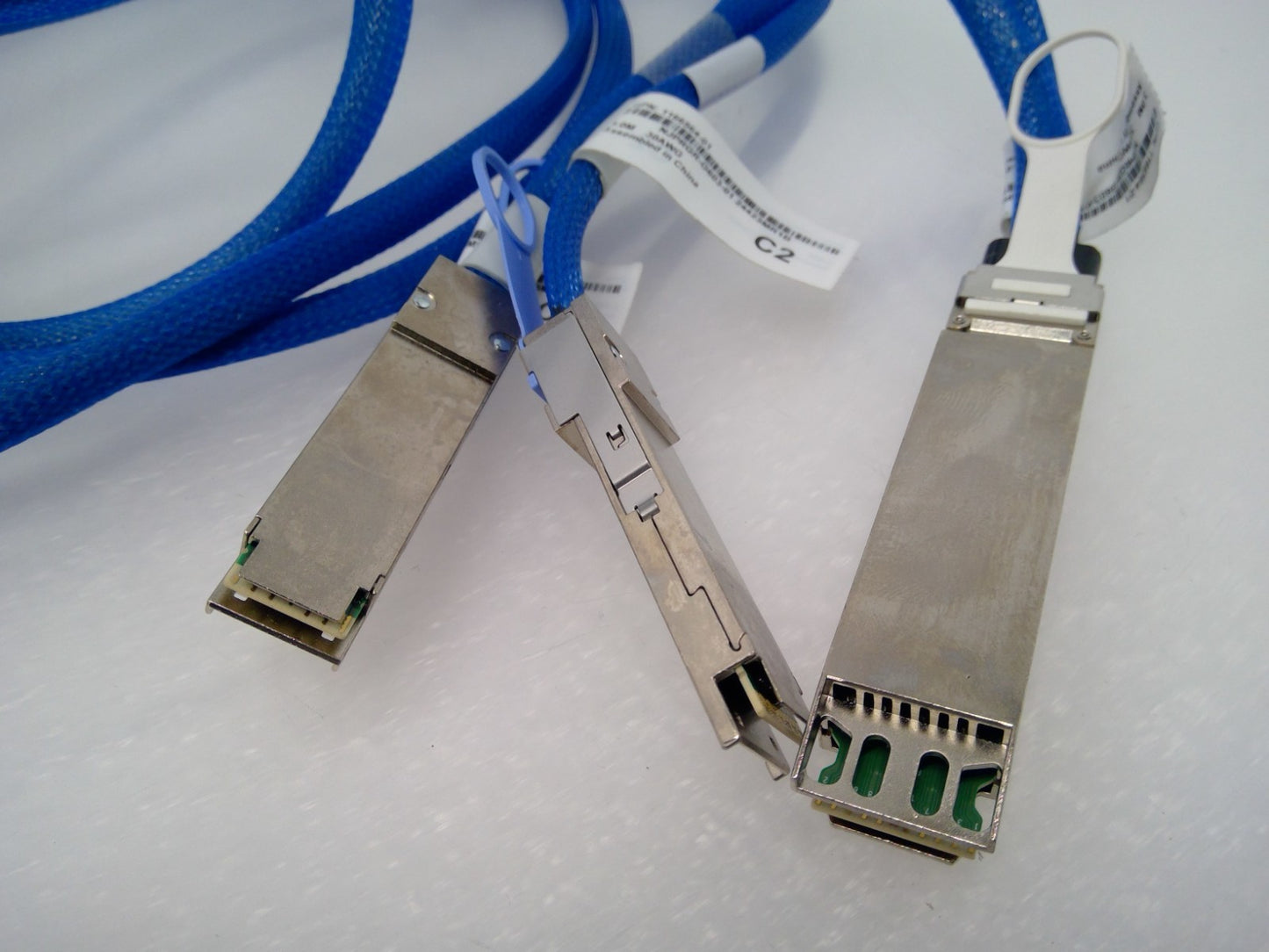 Amphenol NJPRGR-G603-01 3m 30AWG 400G OSFP to 2x200G QSFP-56 DAC 1166564-01