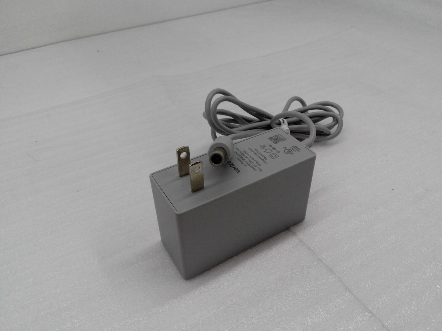 Verizon AC Adapter 12V 5A Wall  Charger S065-1B120500VU 6.5 mm