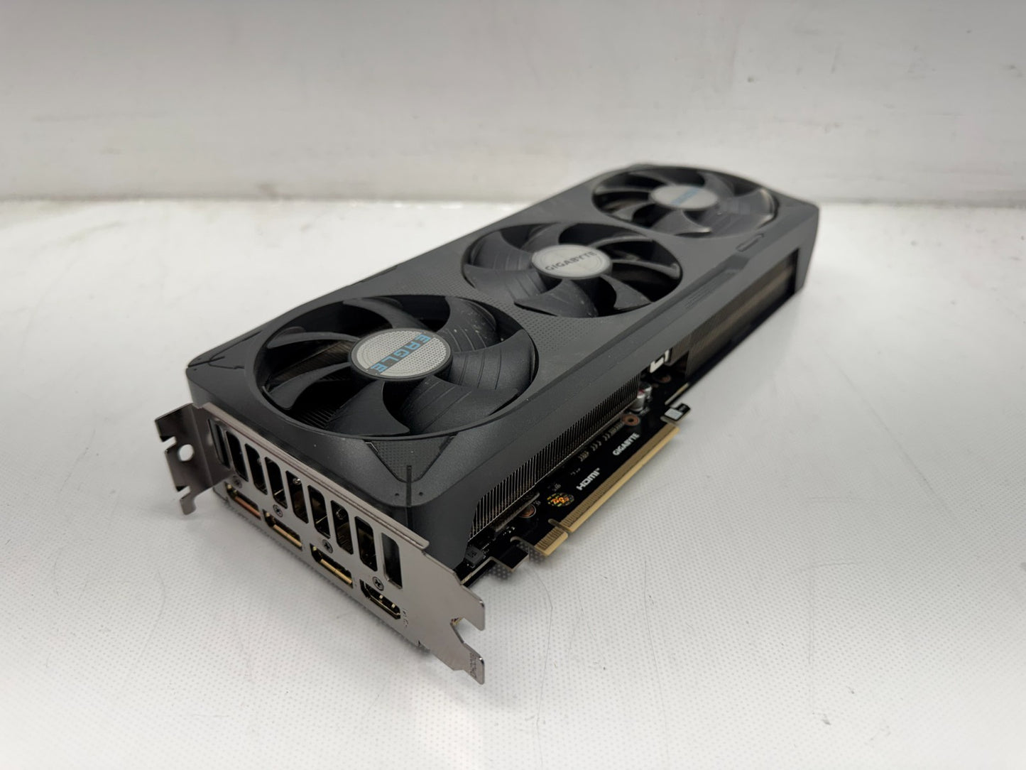 GIGABYTE GeForce RTX 5070 EAGLE OC SFF 12G GDDR7 GV-N5070EAGLE