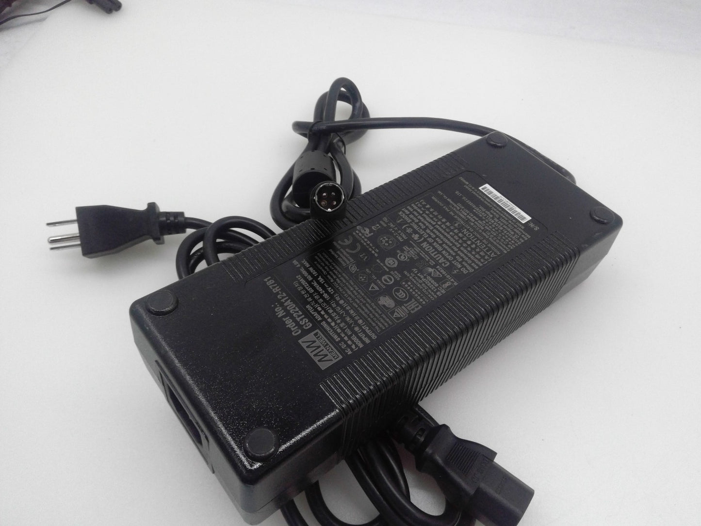 MEAN WELL  GST220A12-R7B1 4-pin 12V 15A 180W Power Supply Adapter Charger
