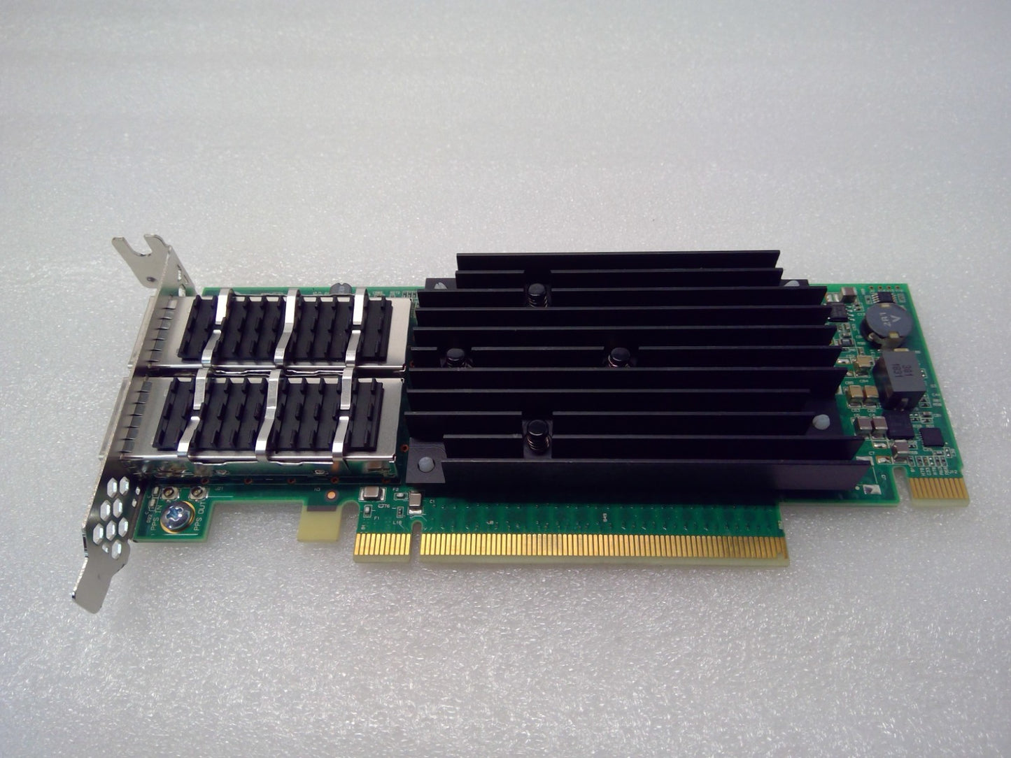 SOLARFLARE SR204 SF10-050122 - Dual-Port 10/40GbE QSFP+ PCl-e Adapter
