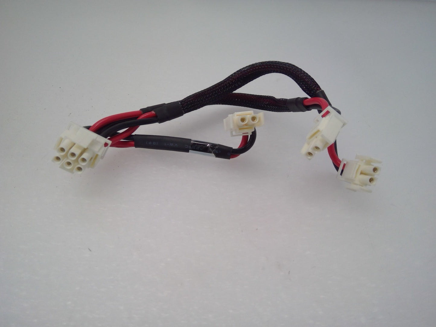 TE Connectivity DC Power Distribution Cable MATE-N-LOK 6-Pin to 3x 2-Pin 1021155