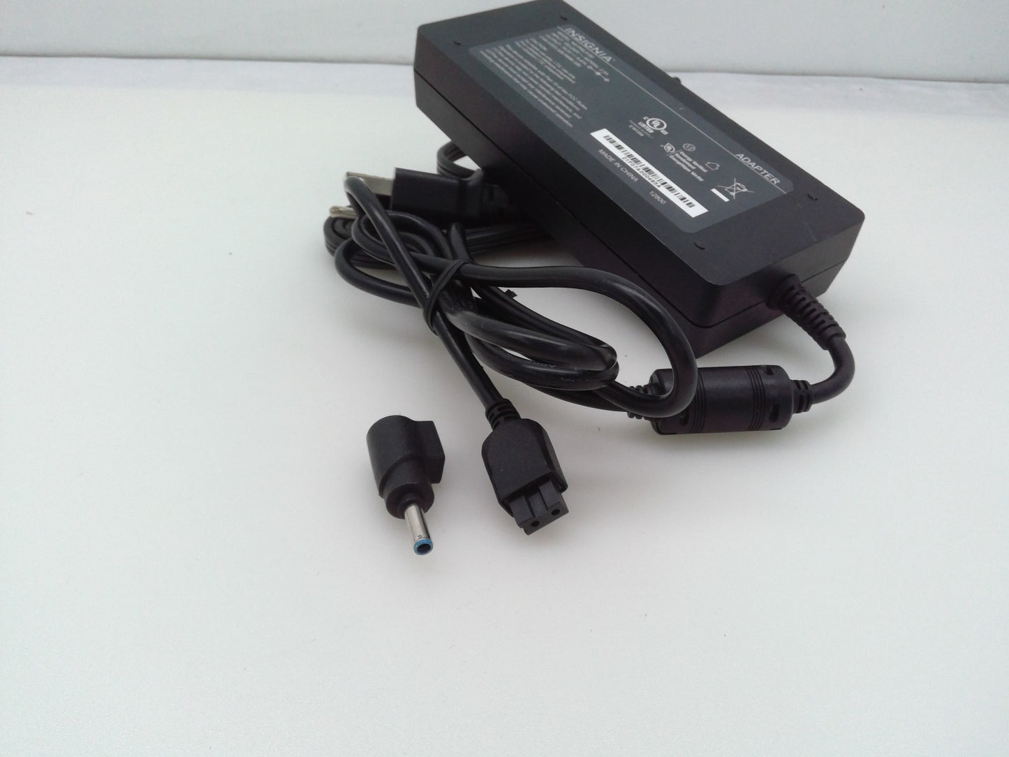 OEM Insignia 180W NS-PWL9180 AC Adapter 19V 9.47A 4.5 × 3.0mm Removable Tip