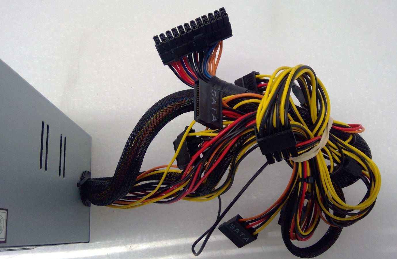 Soltech SL-F400 ATX 400W Power Supply, SATA, 24 Pin, 4 Pin Peripheral