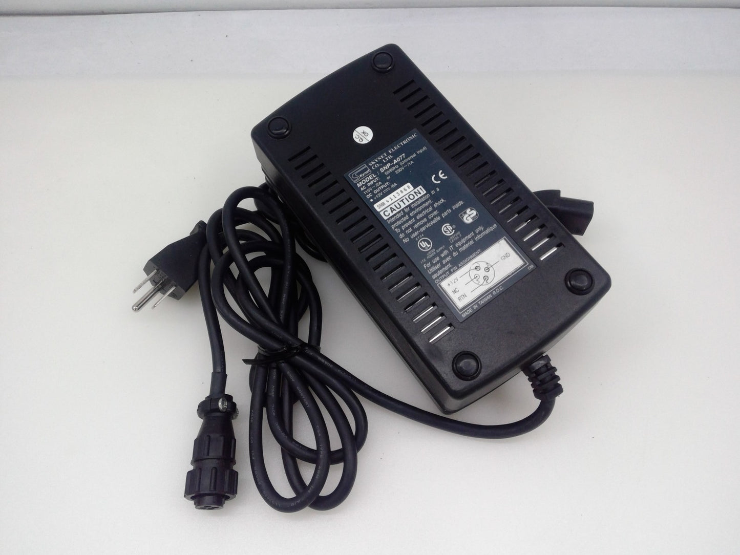 Skynet Electronic SNP-A077 AC Adapter Power Supply 12V 6A 4 Pin Barco Round