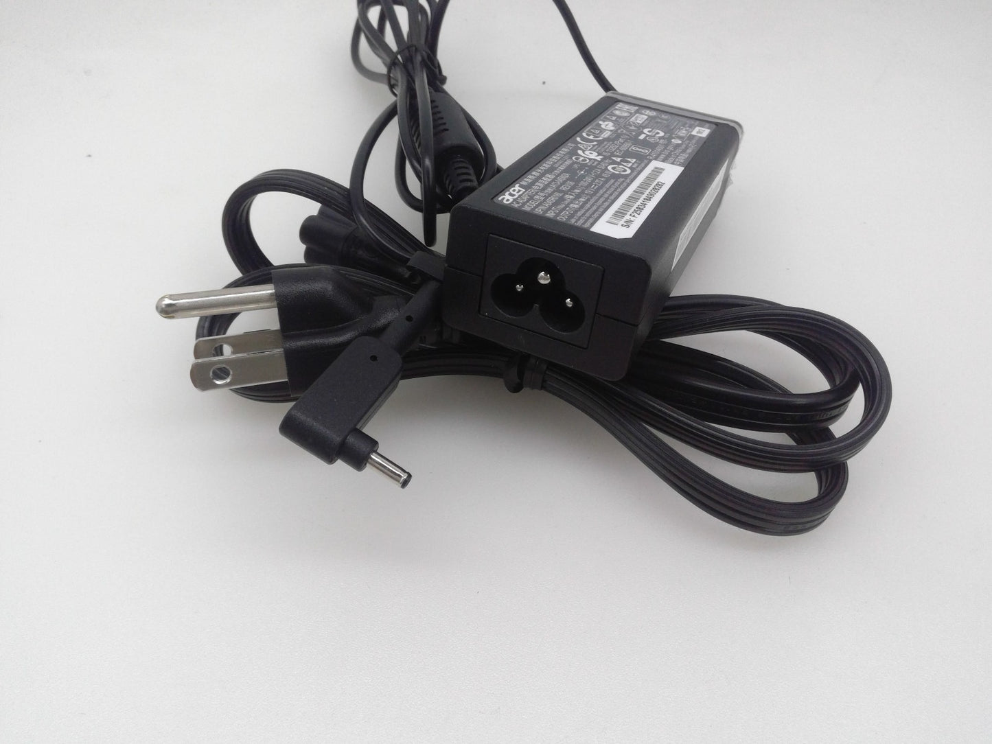 Acer Chromebook CB3-111 Notebook Ac Power Supply Adapter & Cord A13-045N2A 45W