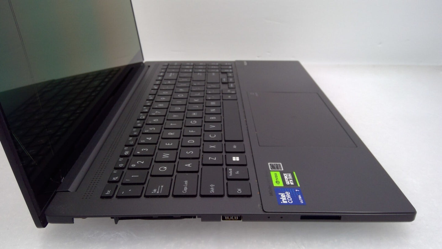 Asus Vivobook Pro 15-Q533MJ 15.6"Ultra 7 155H/8GB/RTX3050 No SSD/Battery/Cover
