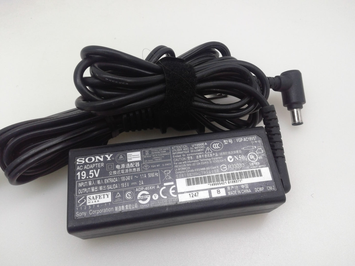 GENUINE SONY Laptop AC Adapter Power Charger VGP-AC19V57 19.5V 2A