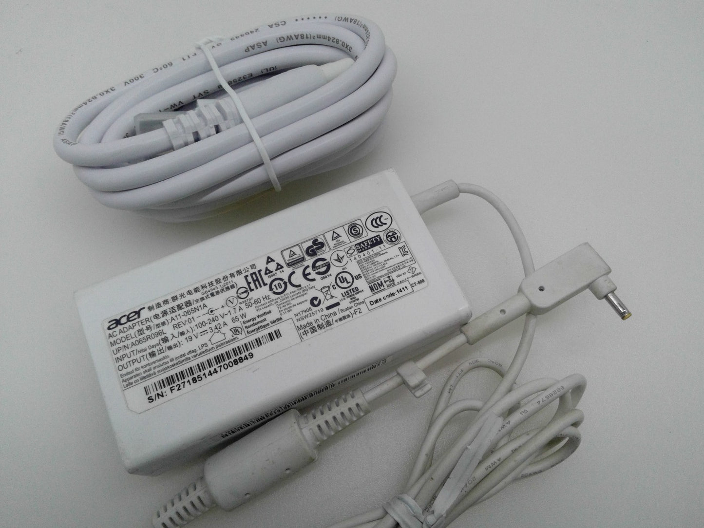 Genuine Acer A11-065N1A Power Supply 19V 3.42A 65W White AC Adapter 3.0x1.1mm