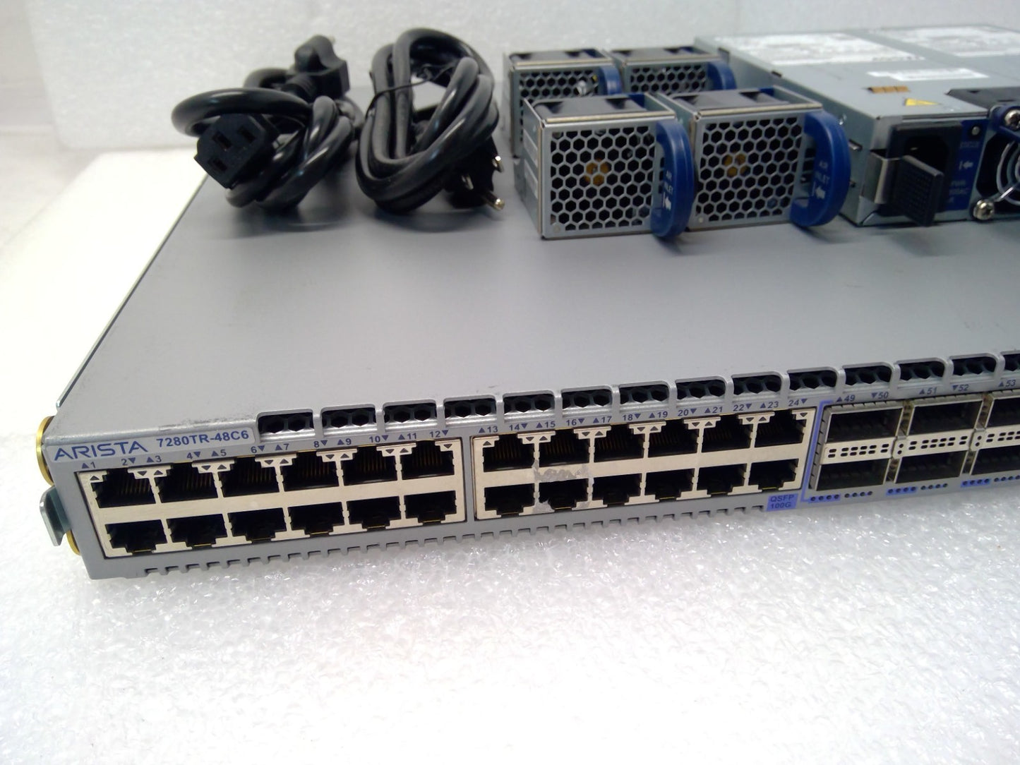 Arista DCS-7280TR-48C6-R 48x 10G & 6x 100G R-to-F Network Switch 2 xAC