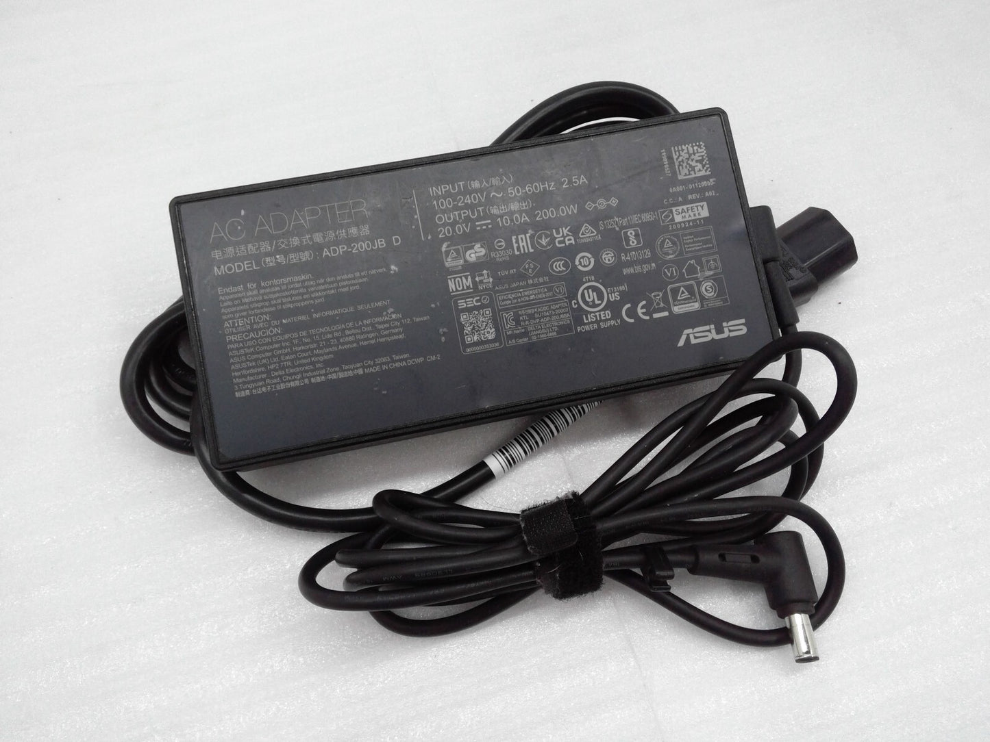 OEM Asus ROG Strix G15 G513IE G513IE-HN046W 20V 10A  Tip 6.0mm 200W ADP-200JB D