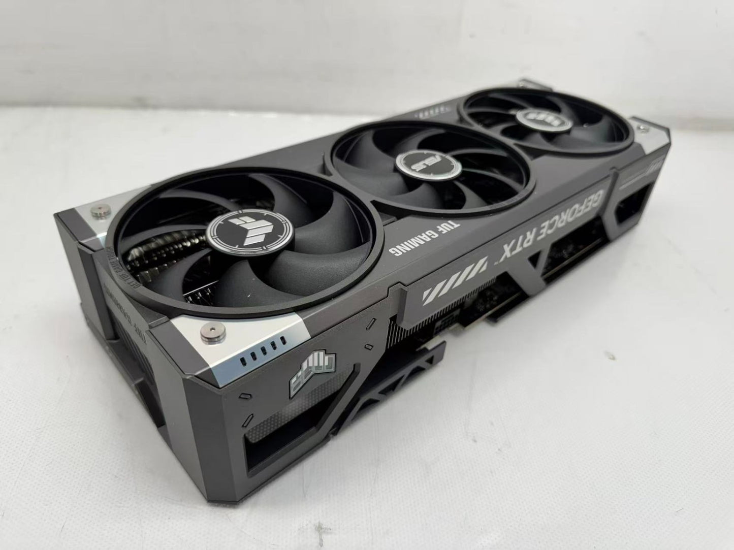 ASUS TUF GeForce RTX 5080 16GB GDDR7 TUF-RTX5080-O16G-GAMING *Read*