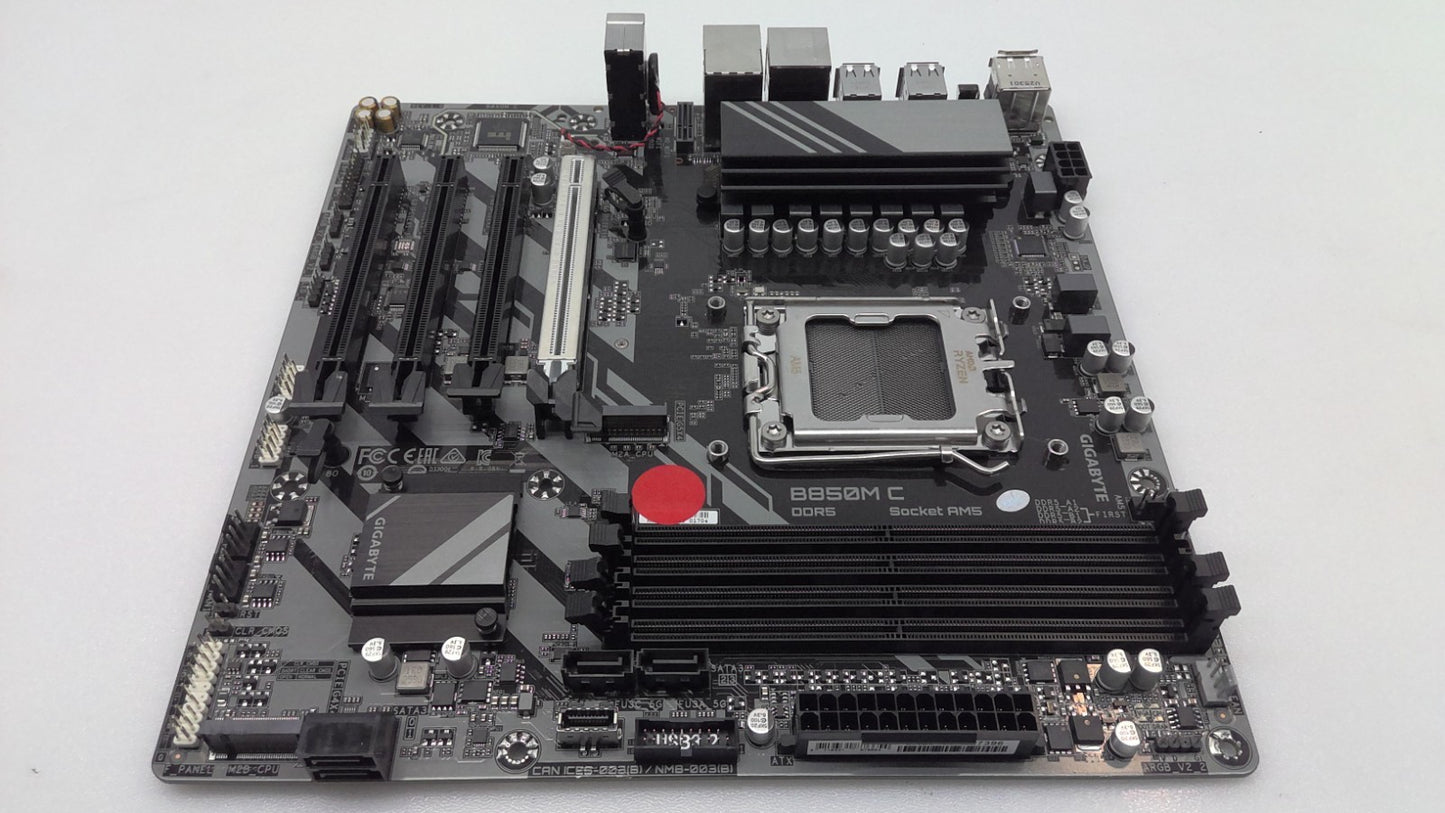 Lot of 3 *For Parts* GIGABYTE B850M C DDR5 AM5 MiroATX  No WIFI Not work