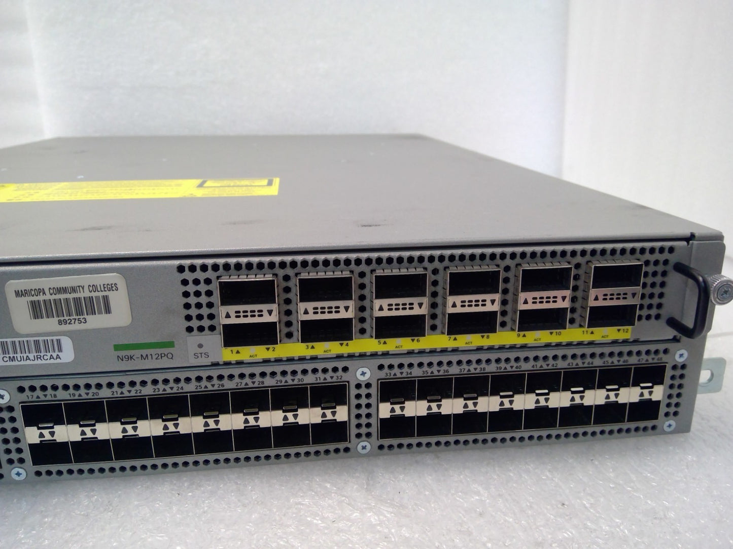 Cisco N9K-C9396PX Nexus Switch 9300 48x 1/10G SFP+ 2X N9K-PAC-650W