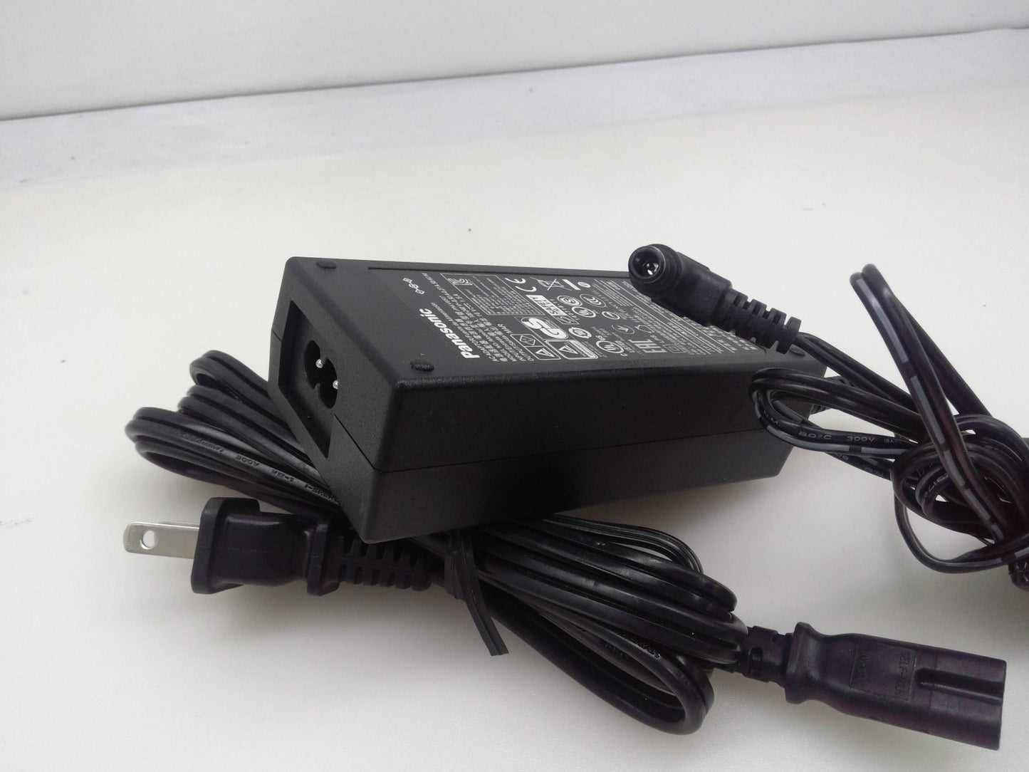 Genuine Panasonic PNLV6507 16V 1.5A  24W AC Power Supply Adapter