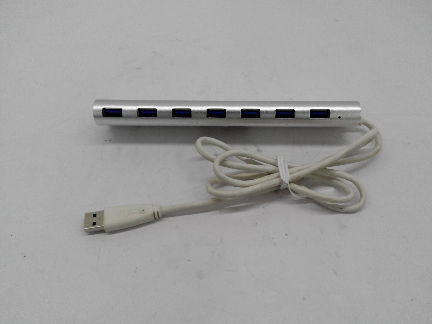 StarTech.com ST73007UA 7-Port Compact USB 3.0 Hub With Built-in Cable