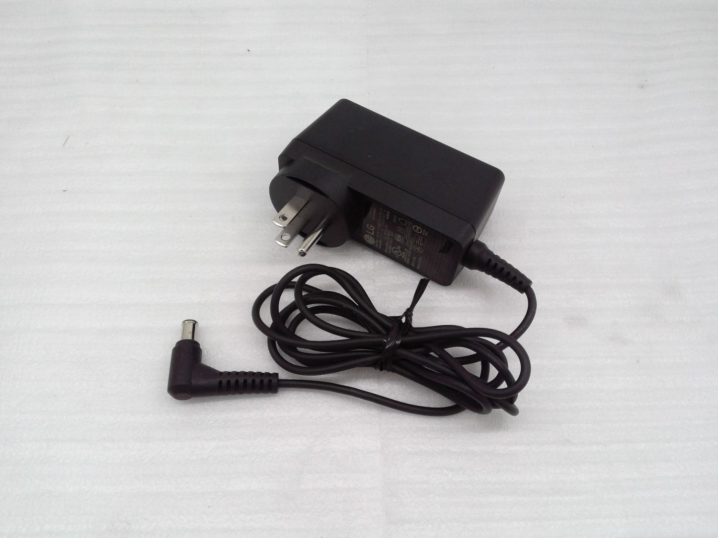 Original LG Monitor TV AD2138620 Type:055LF BAH 19V 1.7A 32.3W AC/DC Adapter