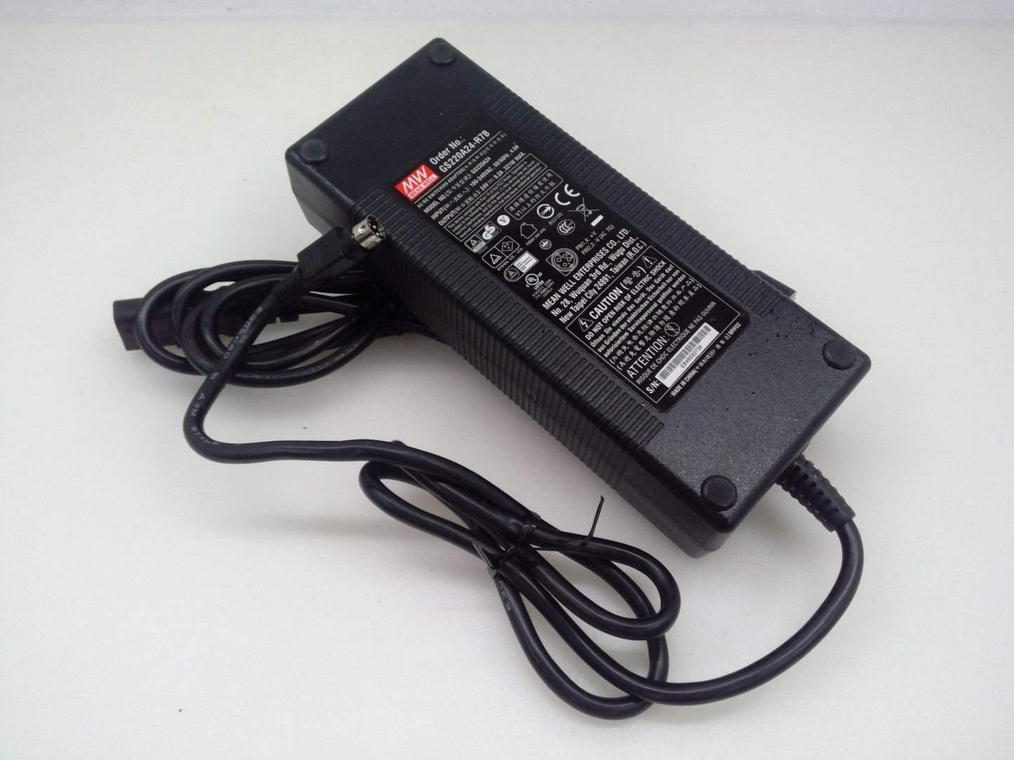 Mean Well GS220A24 GS220A24-R7B 24V ~ 9.2A  221W AC/DC Switching Adapter 4-Pin