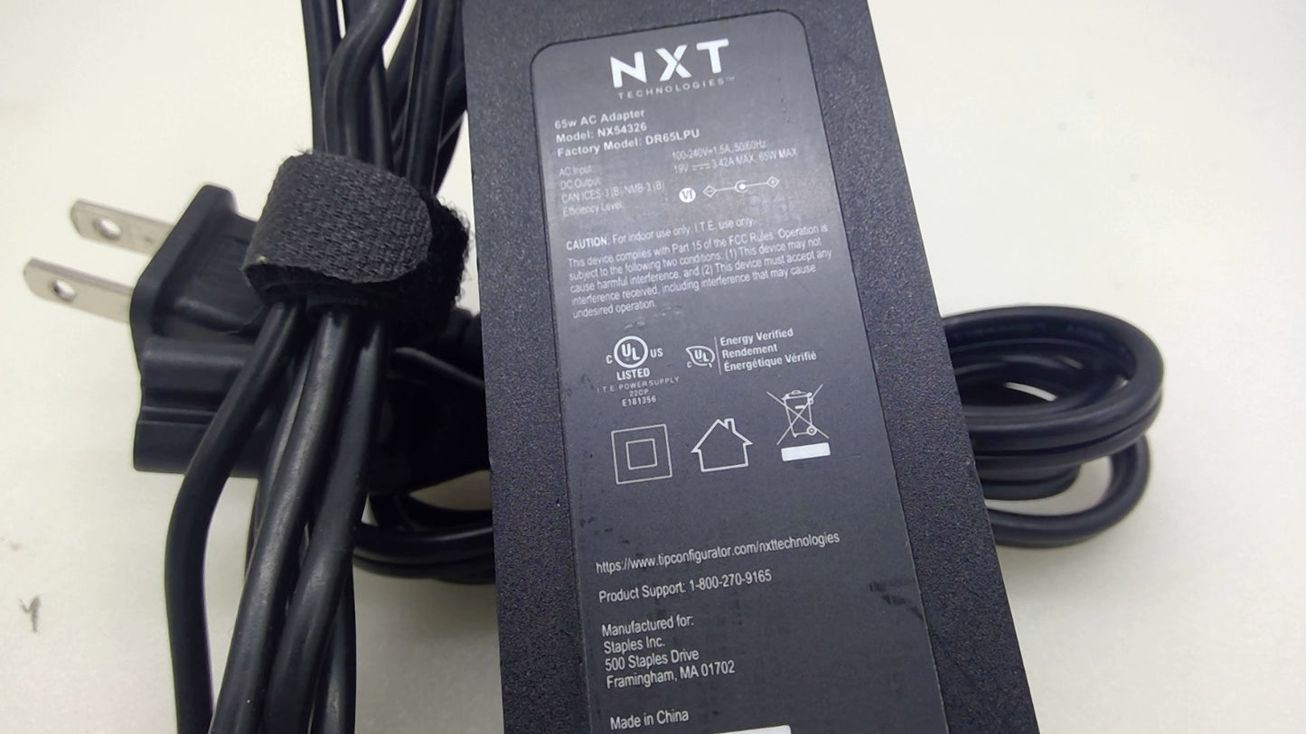 NXT Technologies NX54326 65W 19V 3.42A Universal Laptop AC Power Adapter