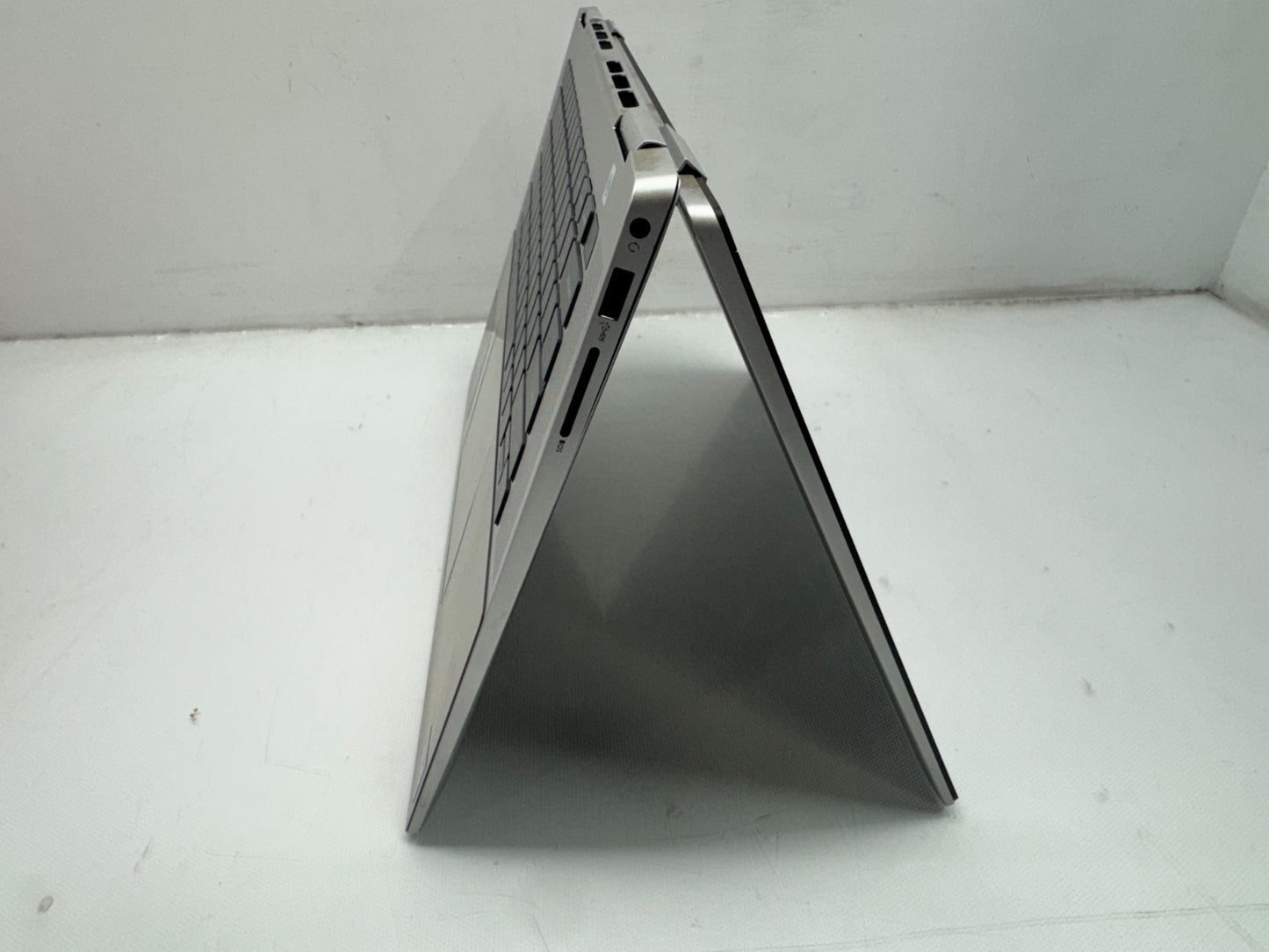Dell Inspiron 16 7620 16"2-in-1 Touch i7-1260P@2.1GHz 16G RAM 256GB SSD W/AC