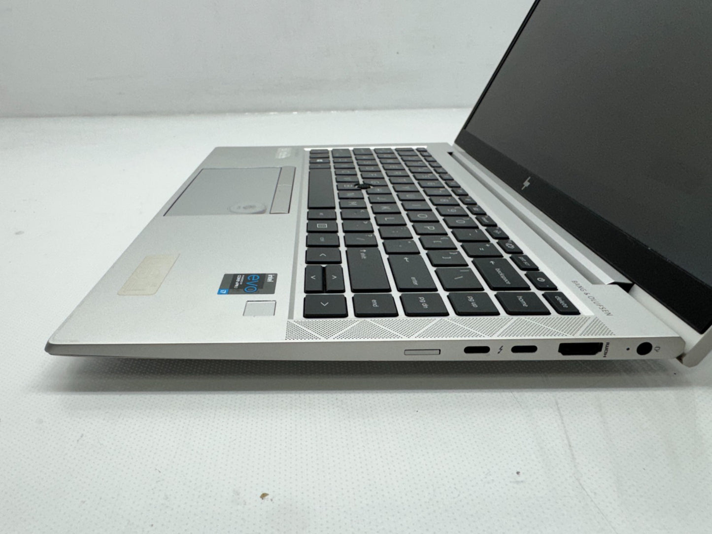 HP EliteBook 840 G8 14" i7-1185G7@3.0GHz 16G RAM 256GB SSD Win11 W/AC
