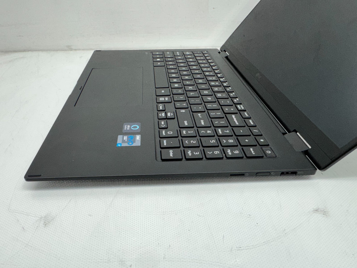 LG Gram 16Z90P i7-1165G7@2.80GHz 16GB RAM 256GB SSD Windows 11 W/AC