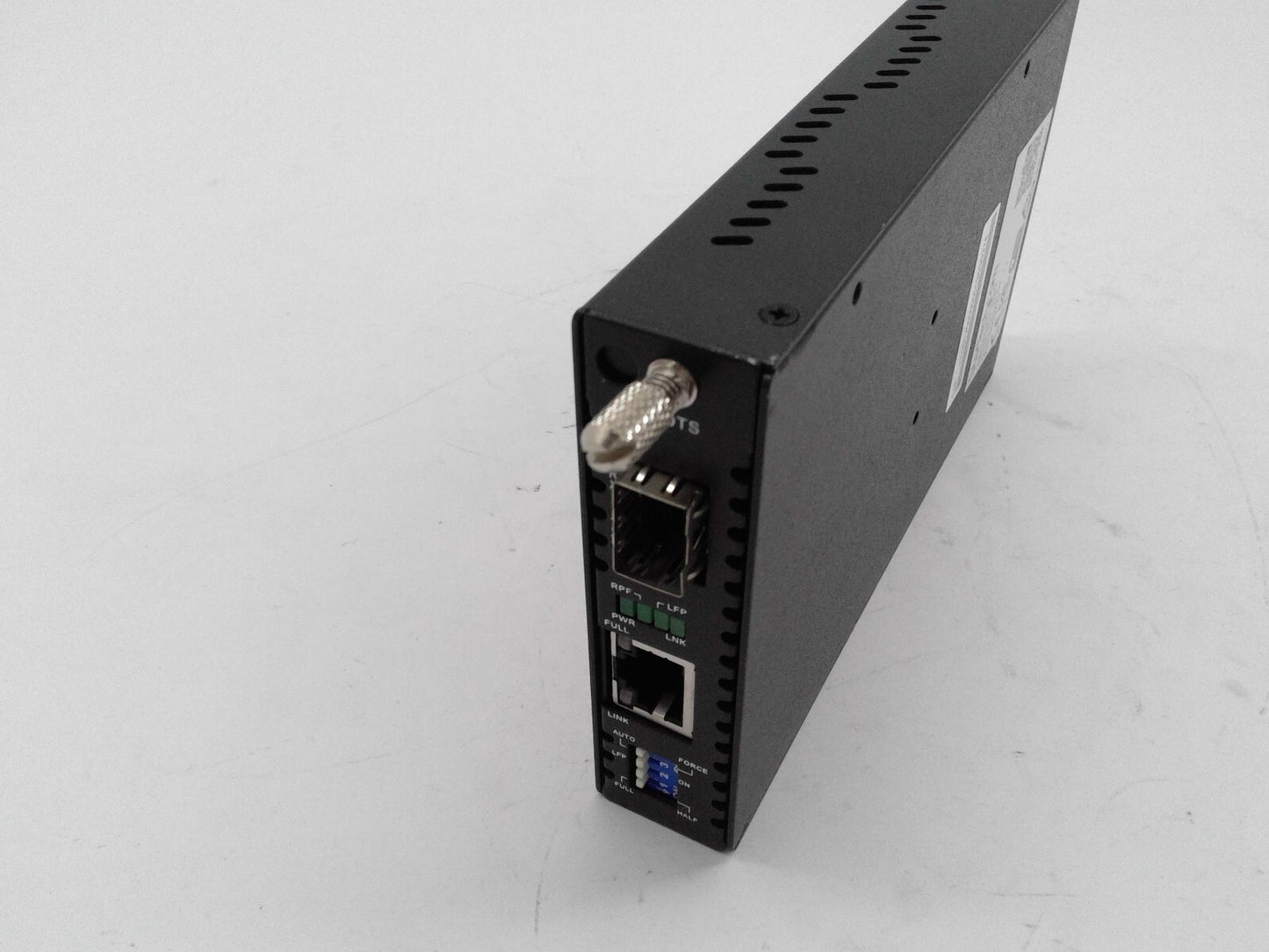 StarTech Gigabit Ethernet Fiber Media Converter SM LC 20 Km ET91000SM20