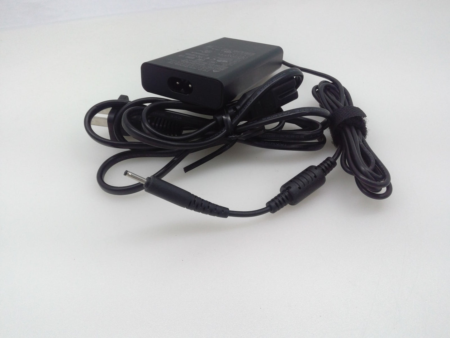 Genuine Delta 20V 2.25A 45W Charger 2.5*0.7mm Tip Power AC Adapter ADP-45BEAA