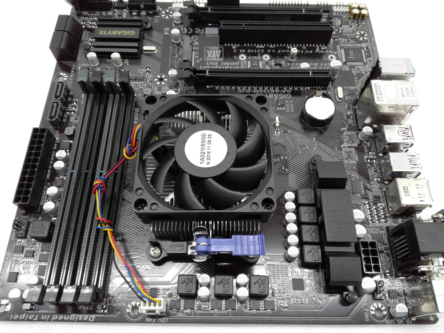 GIGABYTE GA-AB350M-D3H Motherboard Socket AM4 DDR4 +AMD Athlon 200GE@3.2GHz