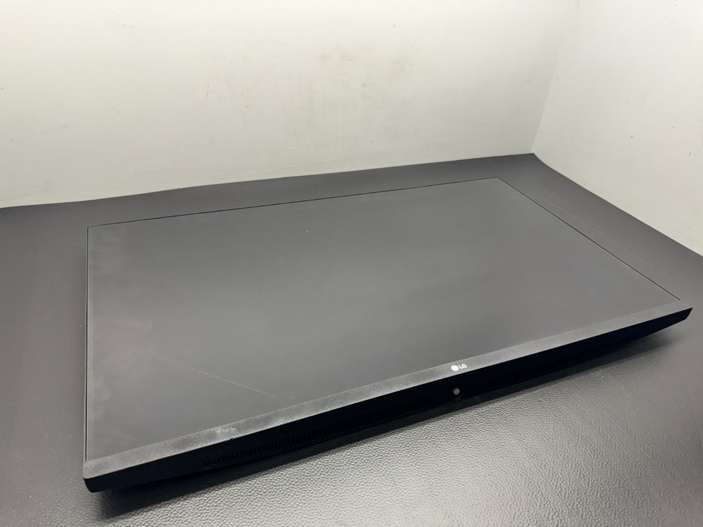 LG 32QP880B 2560 x 1440 Monitor HDMI DP USB-C - No Stand - Tested NOAC *READ*