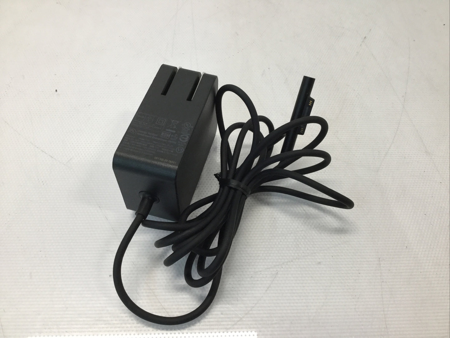 Original Microsoft Surface GO Pro M3 1735 15V 1.6A 24W AC Adapter Charger