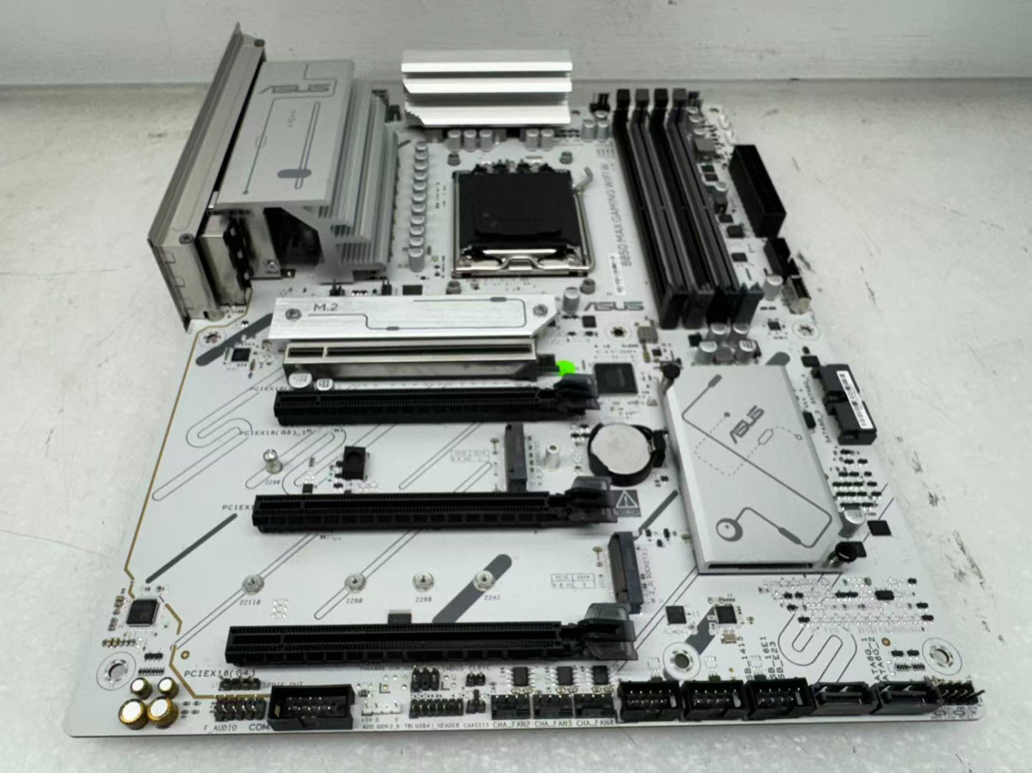 ASUS B850 MAX GAMING WIFI White AMD Socket AM5 DDR5 ATX Motherboard *READ*