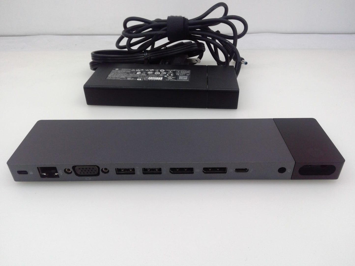 HP Elite Thunderbolt 3 Docking Station HSTNN-CX01 W/ HP 150W Adapter 841830-001