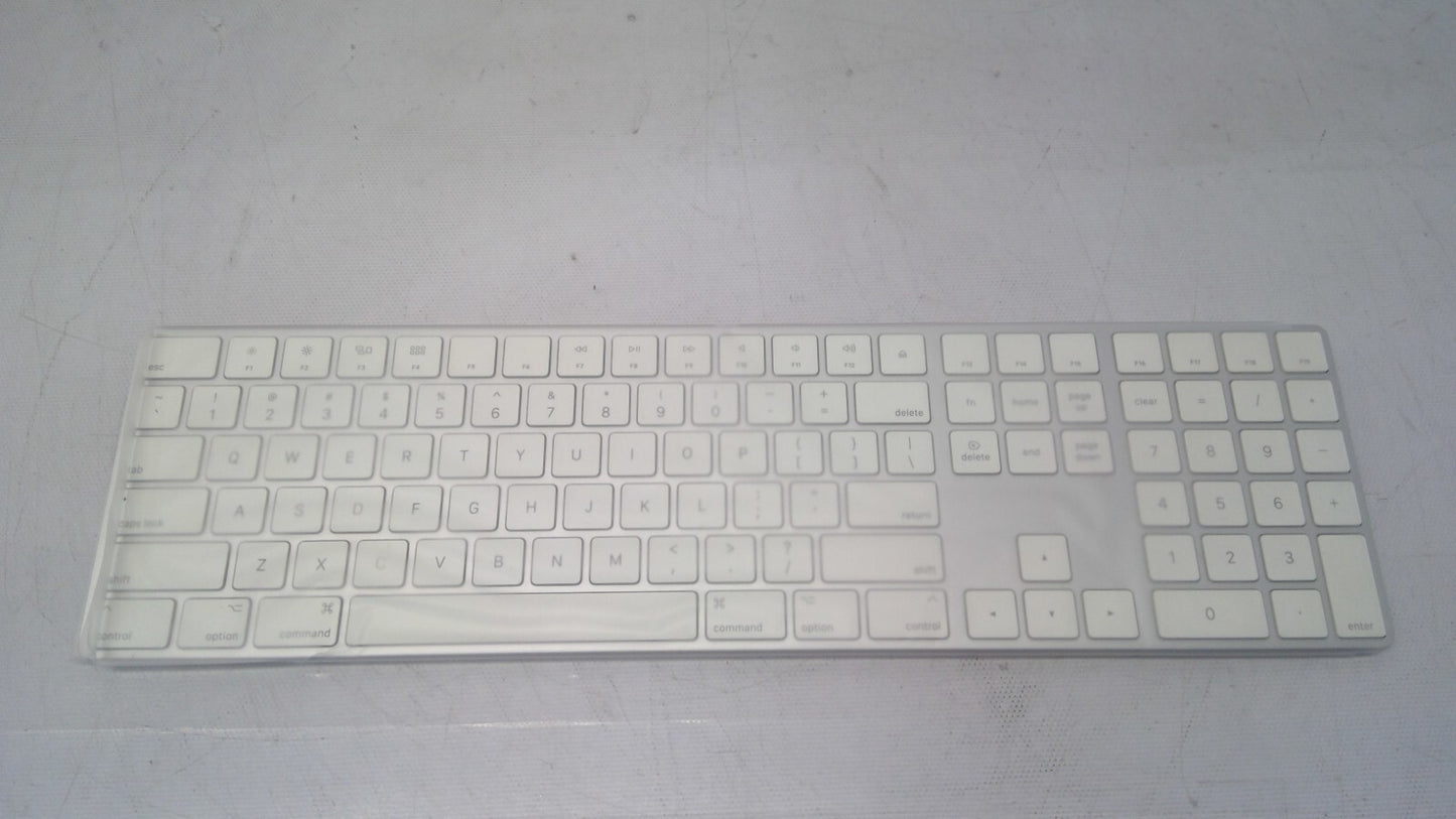 Apple Magic Keyboard with Numeric Keypad Silver MQ052LL/A Model A1843