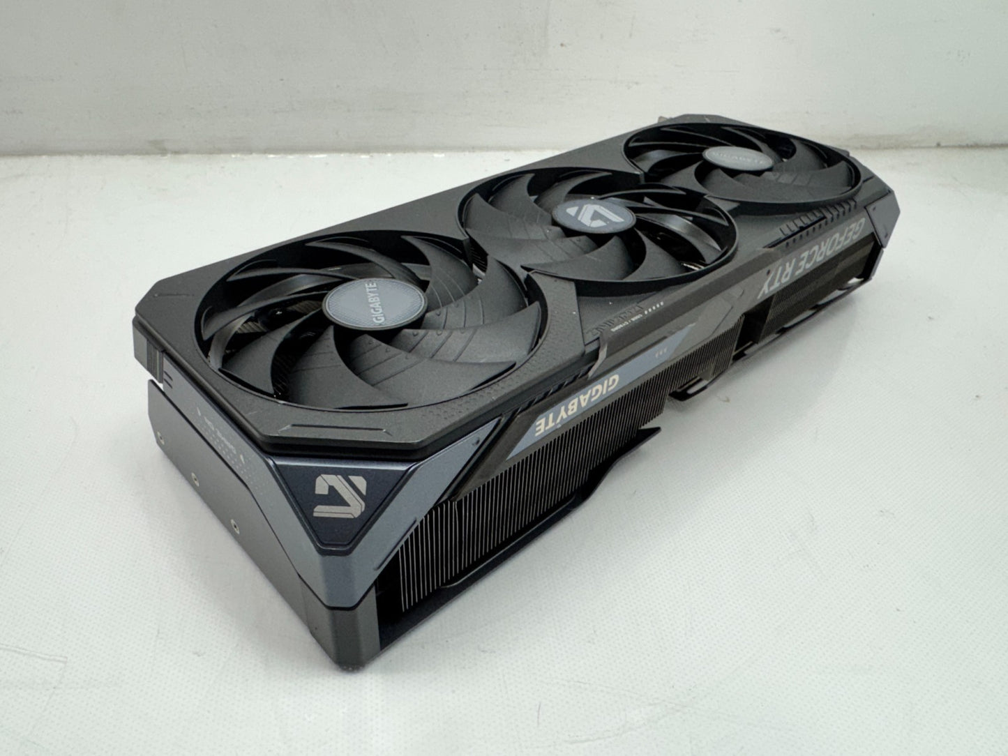 GIGABYTE GeForce RTX 5080 16GB GDDR7 GV-N5080GAMING OC-16GD