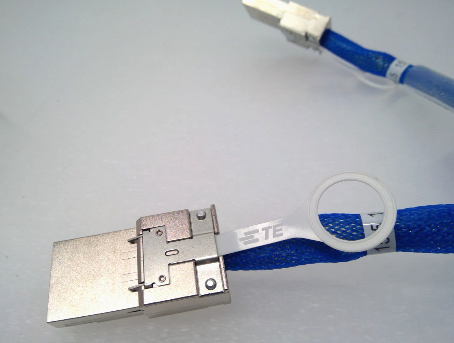 TE Connectivity 0.394m High Speed PCIe CDFP Connector Cable 30AWG 1144669-02